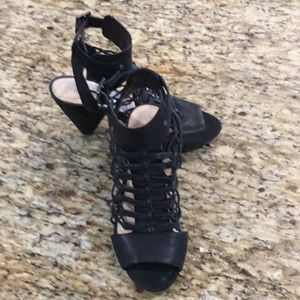 Vince Camuto Black Sandals Size